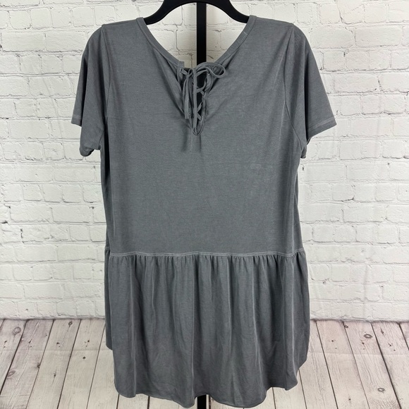 Mod Ref Gray Ruffle Tie Back T-Shirt Size Large - Picture 5 of 7